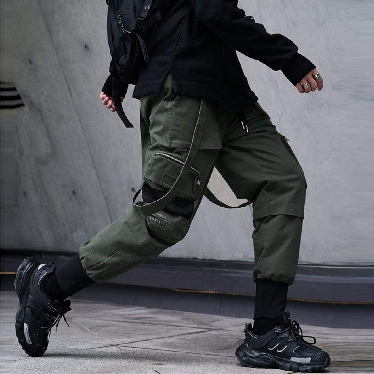 TO Function Buttons Ribbons Stereoscopic Pockets Cargo Pants