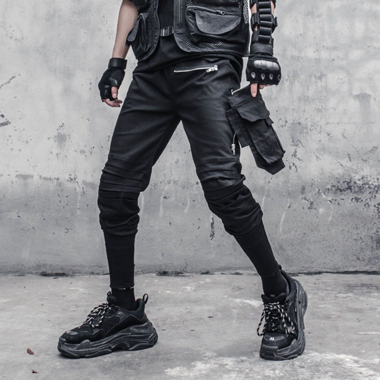TO Dark Removable Pocket Cargo Pants