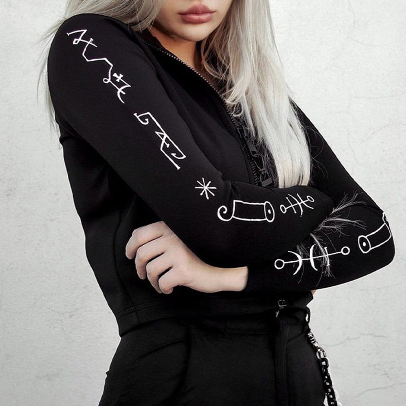TO Dark Personality Side Graffiti Cropped Long Sleeve Tee
